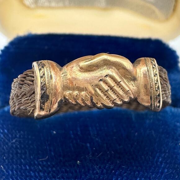 Unbranded Jewelry - Antique Victorian 1870s solid 10kt gold Fede clasped hands woven hair ring 11.5